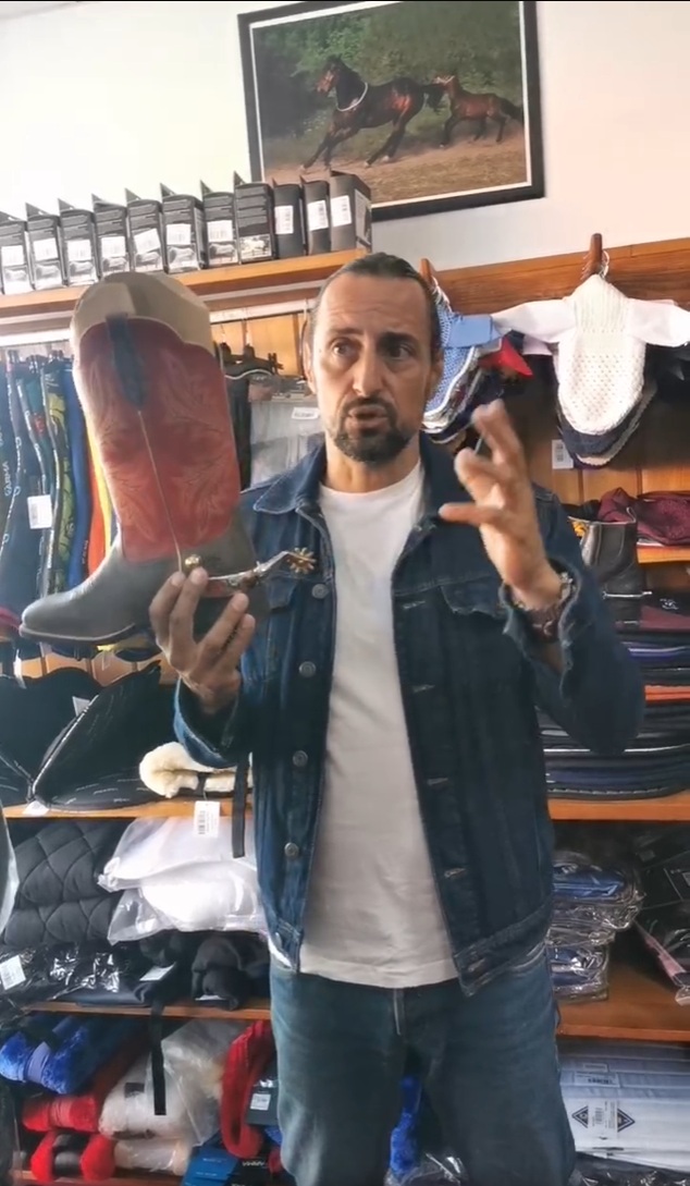 [VIDEO] Cum alegi pintenii potriviți? Sfaturile lui Denis Ștefan din magazinulEquitana