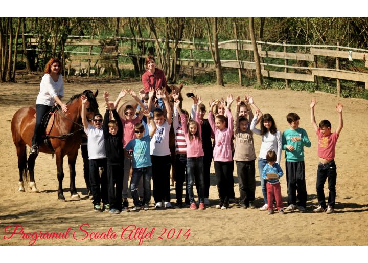 Tinerii au finalizat cu succes orele de echitaţie, din programul Şcoala Altfel 2014