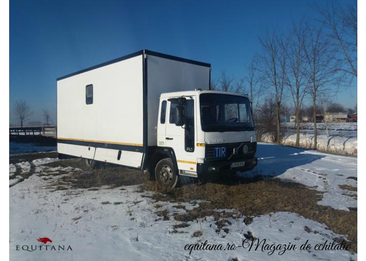 DE VÂNZARE: CAMION PENTRU TRANSPORTUL CAILOR