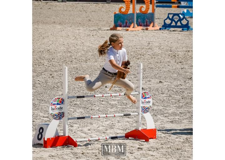 Hobby Horse: Sport, joacă și expresie creativă pe ritm de galop